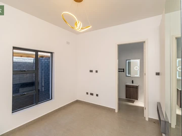 4 Bedroom Garden Flat