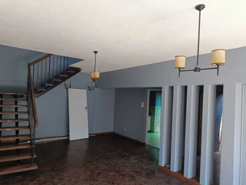 2 Bedroom Flat & Apartment