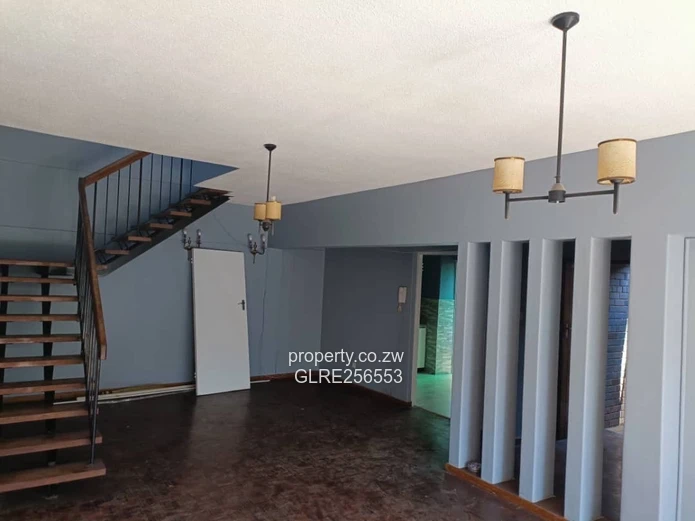 Avondale 2-Bed Townhouse - Garden, Carport & Tank