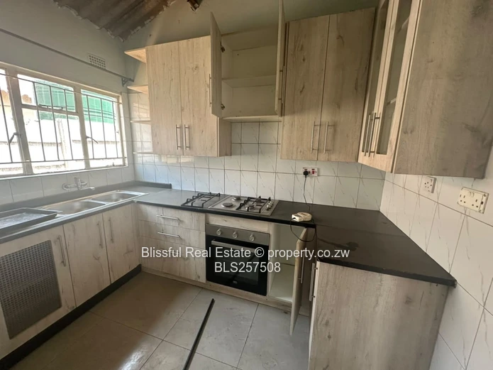 3 Bedroom house for sale in budiriro cabs-Deeds available