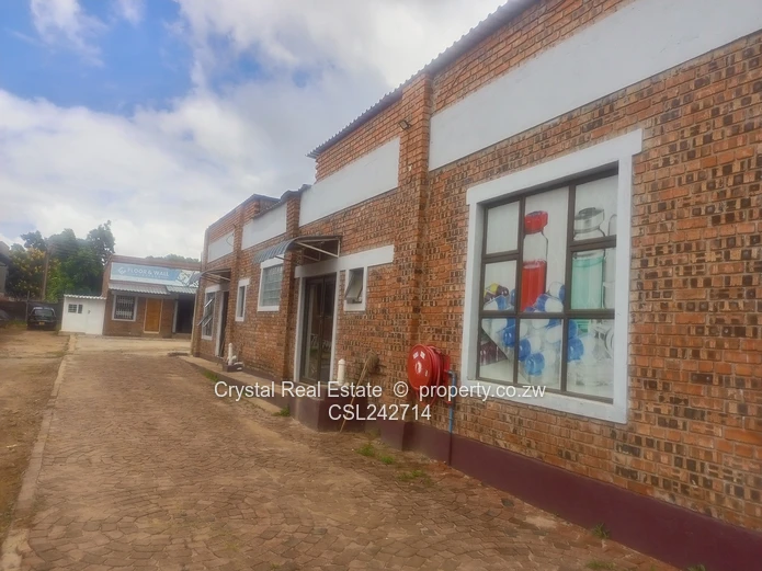 Bluffhill Shop Now Available  USD 1500 PER MONTH