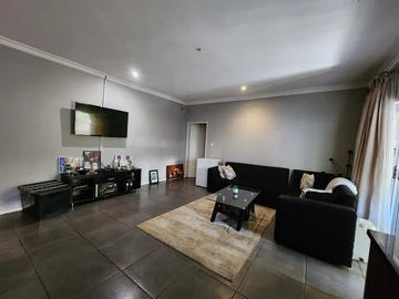 2 Bedroom Garden Flat