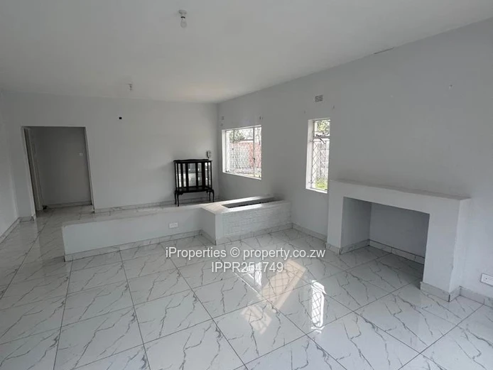 Bright 3-Bed Avondale Home with Garden, Garage & Solar