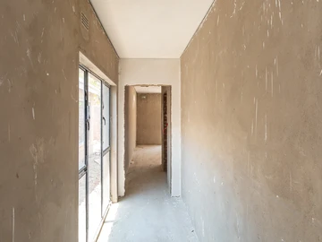 4 Bedroom Flat & Apartment