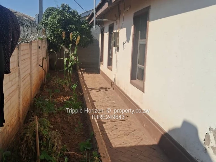 Sunlit 4-Bed House in New Marimba with Borehole