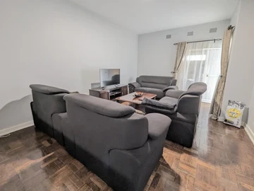 2 Bedroom Flat & Apartment