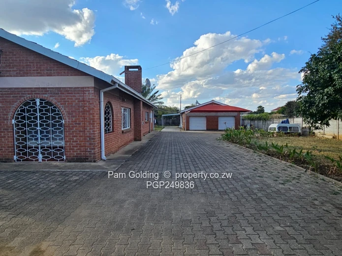 Immaculate 4 Bedroomed Family Residence