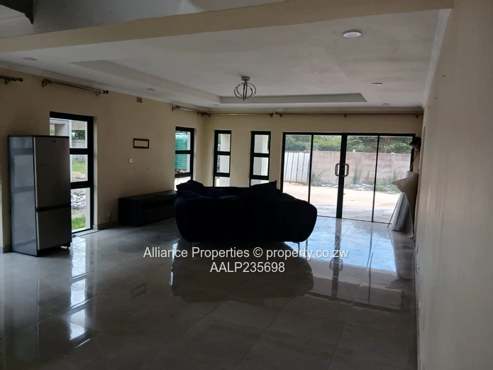 Newly Built 5-Bedroom Spacious, Stylish Cluster with Borehole in Strathaven 