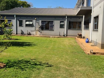 6 Bedroom House