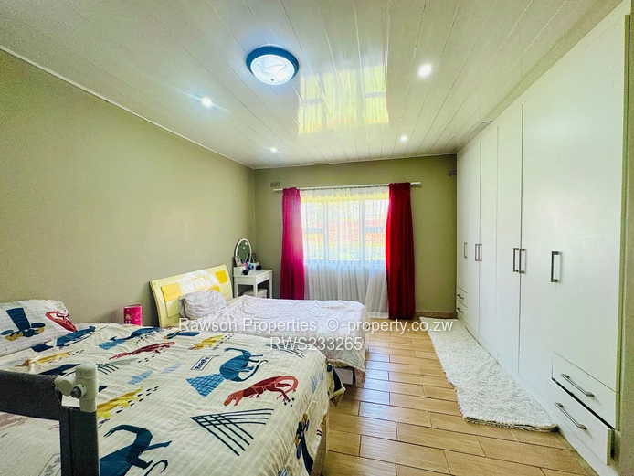 Very neat & modern house for sale in Mount Pleasant Heights (Sole Mandate)