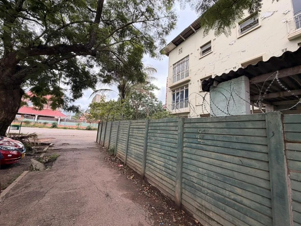 30 Bedroom Flat & Apartment