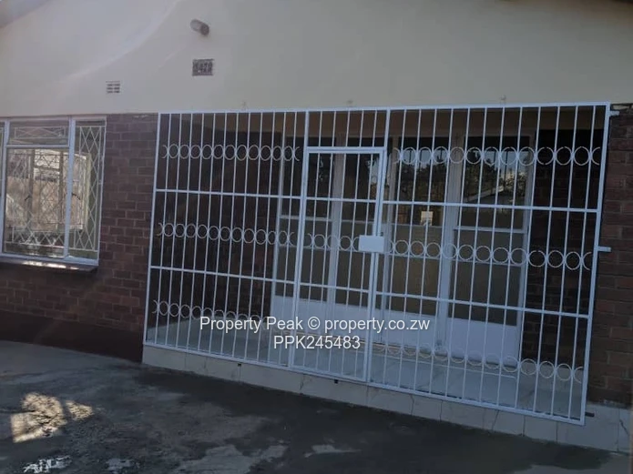 4-Bed House for Rental in Kuwadzana 7 – With Borehole & Secure 