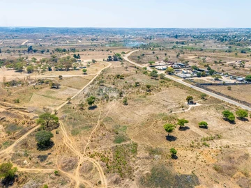 Commercial & Industrial Land
