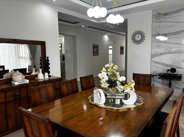 6 Bedroom House