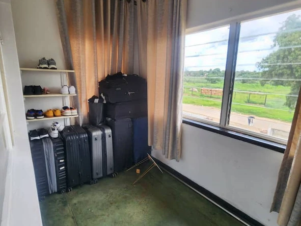 2 Bedroom Flat & Apartment