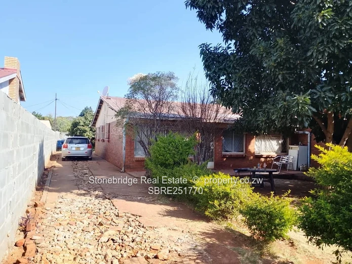 3 Bedroomed Semi-Detatched House in Paddonhurst for sale