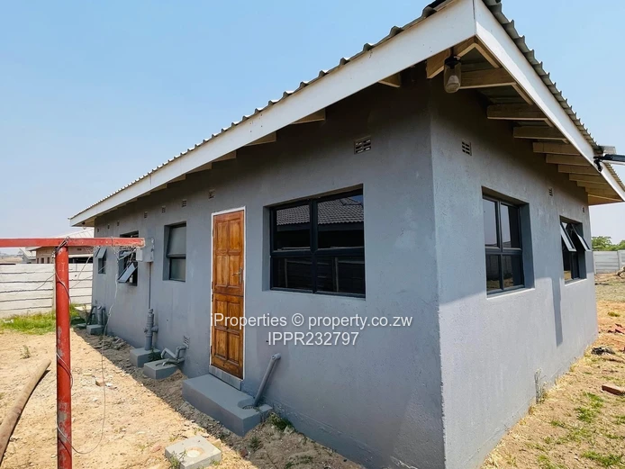 Charming 3-Bedroom Cottage on a Spacious 900+ sqm Stand (Sole Mandate)
