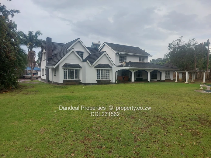 Corner Harare Drive and Borrowdale Road