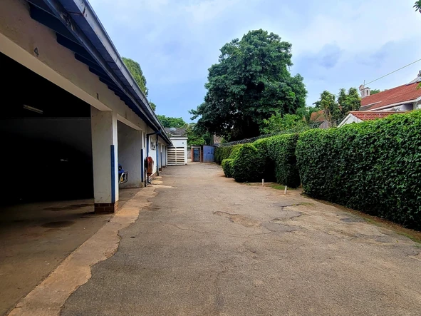 3 Bedroom Flat & Apartment