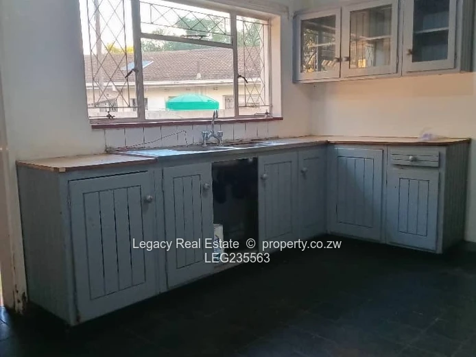 Greendale Athlone Gem with Ensuite, Garden Flat with Backyard