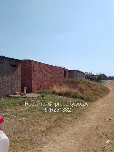 Dzivarasekwa stand for sale (Sole Mandate)