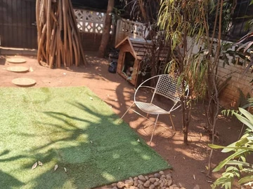 2 Bedroom Flat & Apartment