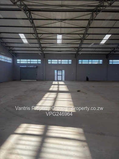 Marondera: Secure 1,000m² High-Ceiling Warehouse