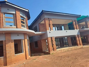 8 Bedroom House