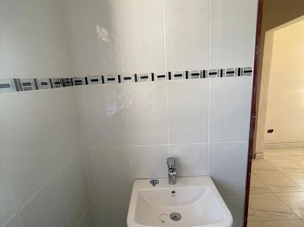 3 Bedroom Flat & Apartment