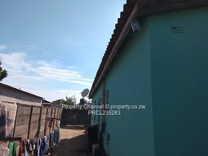 Solid 5-Bed Chitungwiza Home — Walled and Gated