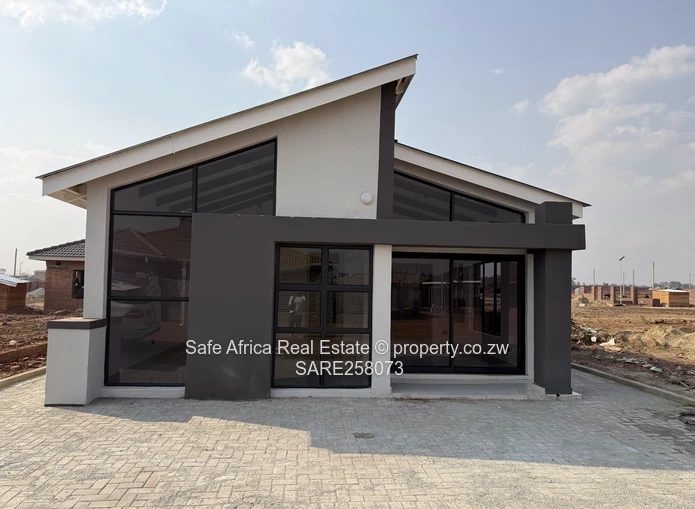 Modern 3-bedroom house in Rainham Gated Community $95 000
