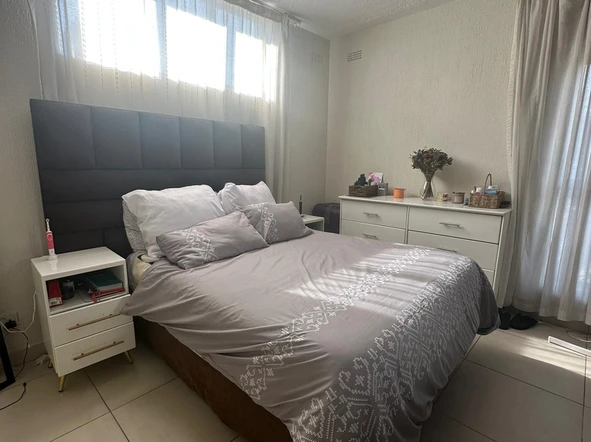 3 Bedroom Flat & Apartment
