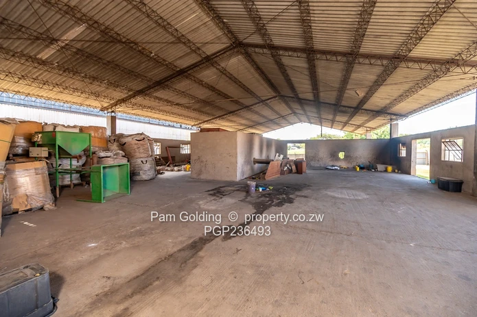 Msasa Warehouse /Factory , Location, Location !!!!! (Sole Mandate)