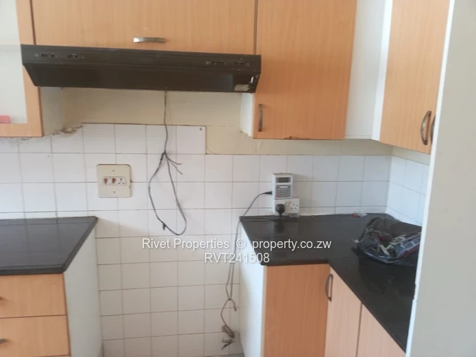 Dolphin Court Garden Flat To Let