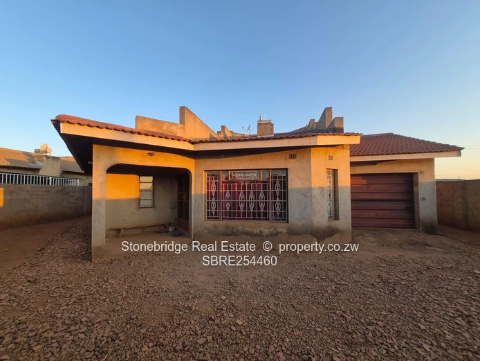 3 Bedroom House in Mahatshula North For Sale