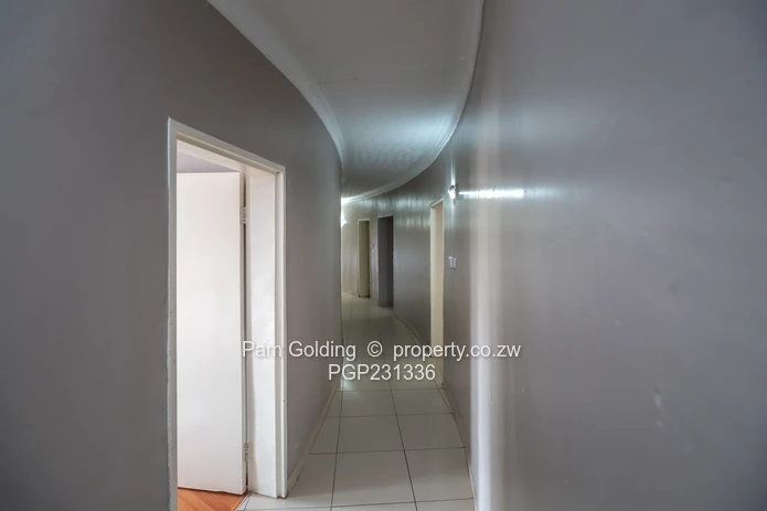 Neat and Spacious Family Home!!