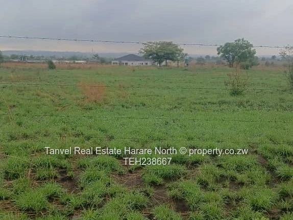 Rainham plot. 100k .2hacters.Fully serviced Just  1 km from main tarred road,Zesa across the road..Z