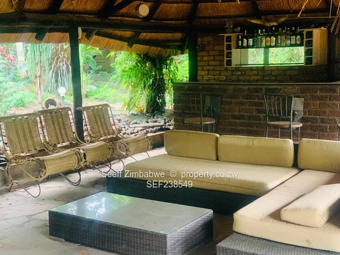 An Entertainer’s Paradise: Grandeur & Serenity in Mature Glen Lorne