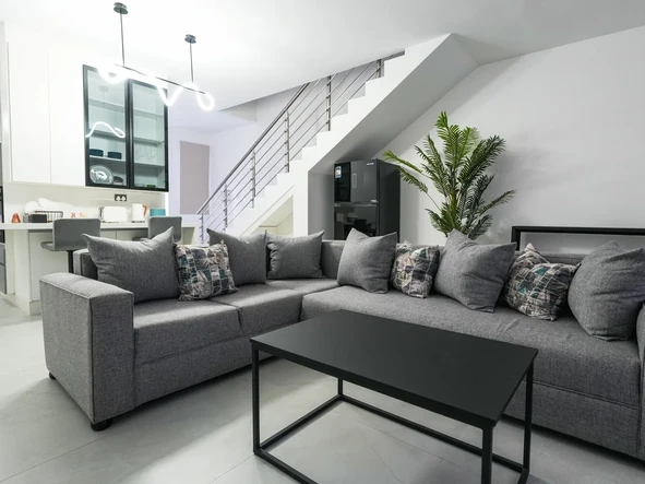 Modern 2-Bedroom Townhouse in Borrowdale West