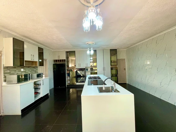 5 Bedroom House