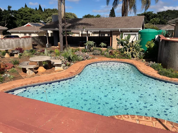 3 Bedroom Flat & Apartment