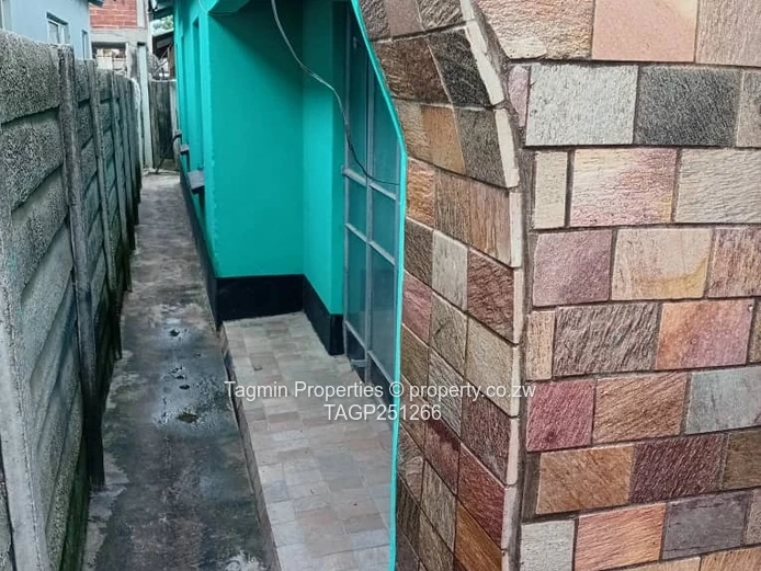 Unit A Extension Seke Chitungwiza house for sale 