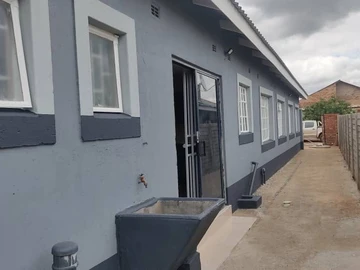 2 Bedroom Garden Flat