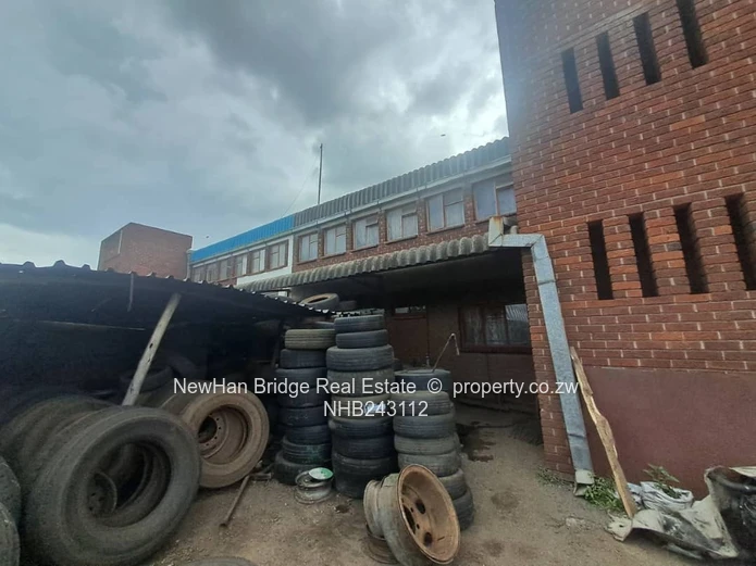 Willowvale Factory-Warehouse on 223m² Walled Site (Sole Mandate)