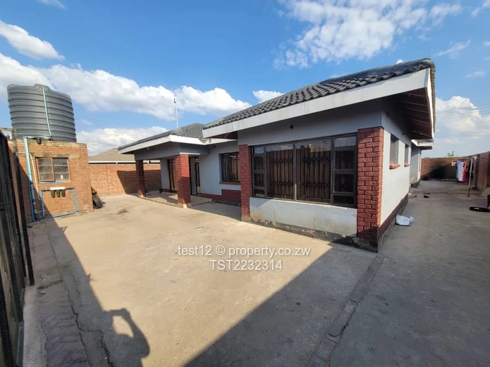 Mainway meadows house for sale  (Sole Mandate)