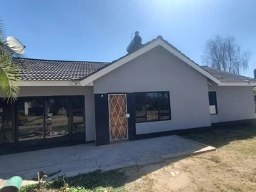 3 Bed Modern Home In Avonlea! 
