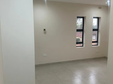 4 Bedroom Flat & Apartment