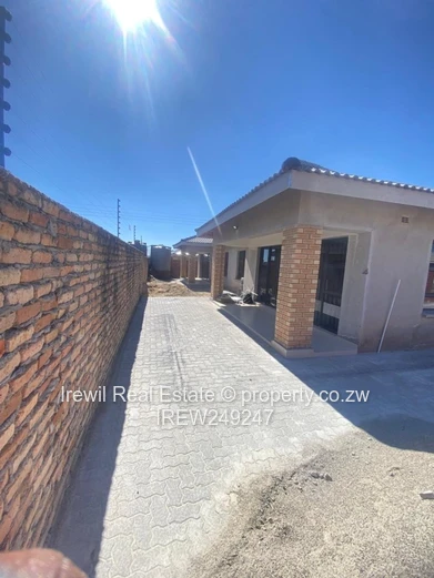 Mabvazuva 4 Bed to Let