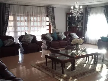 6 Bedroom House