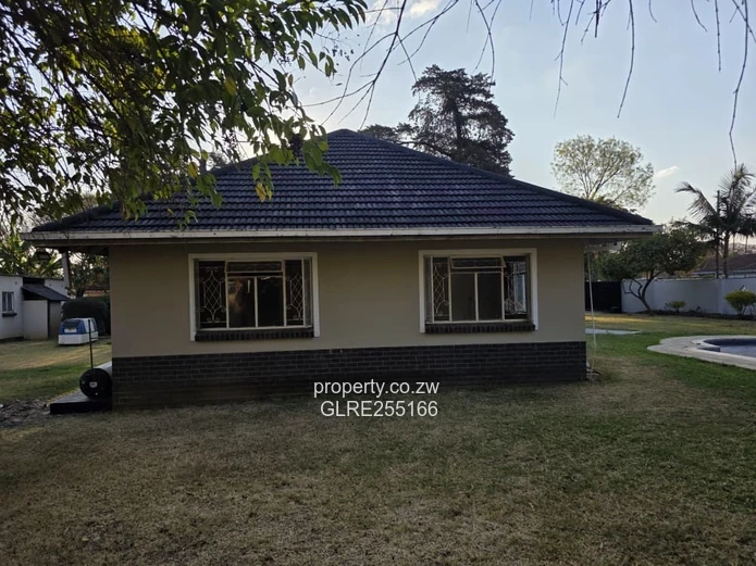 Emerald Hill: 3-Bed Walled Home with Verandah & Pool